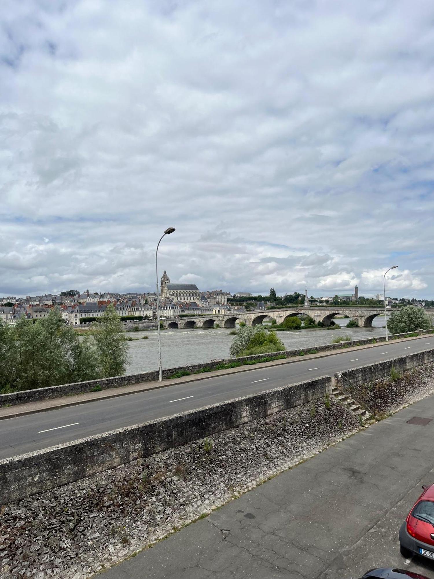 Ferienwohnung Quai De La Loire Blois Exterior foto